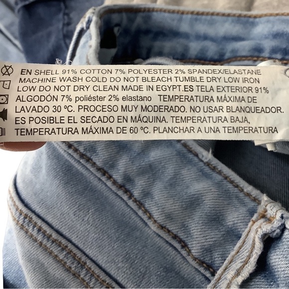 Forever 21 Los Angeles Light Wash Distressed Jeans (Preowned) - Picture 4 of 4